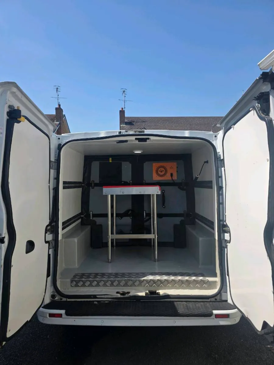 Vauxhall Vivaro fridge van - Image 3