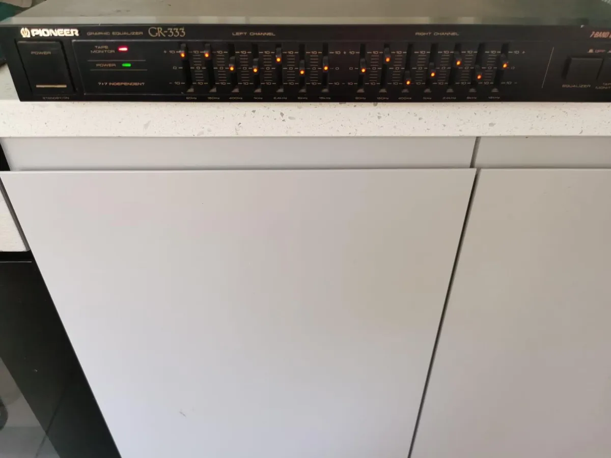 Pioneer Graphic Equalizer n Tuner - Image 3