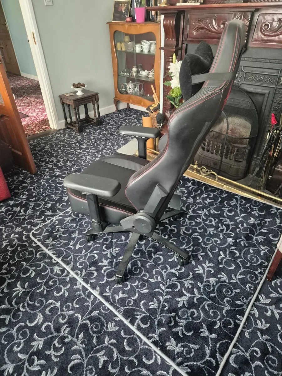 Gaming chair - Image 4
