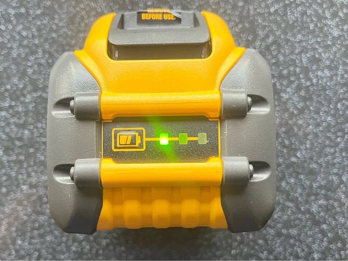 Dewalt battery - Image 3