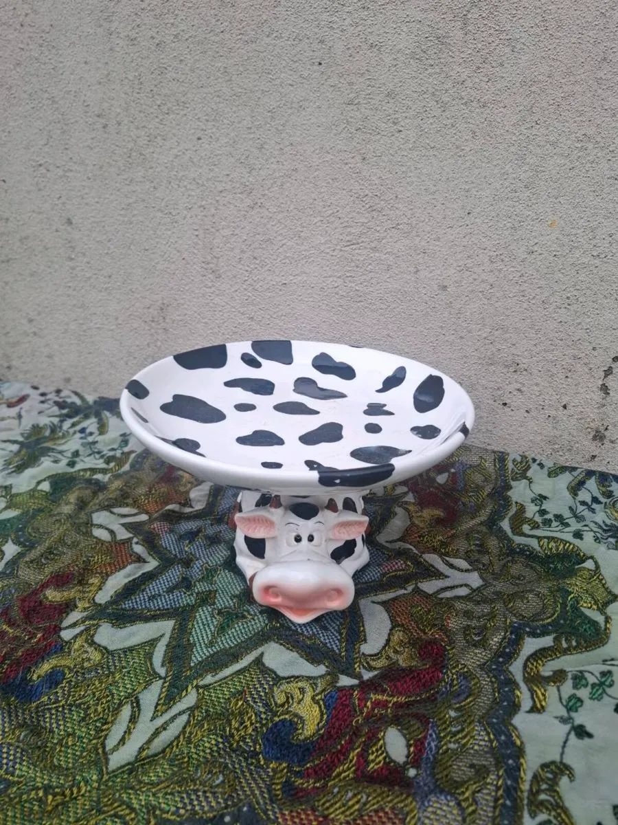 Cow cake stand postage possible - Image 1