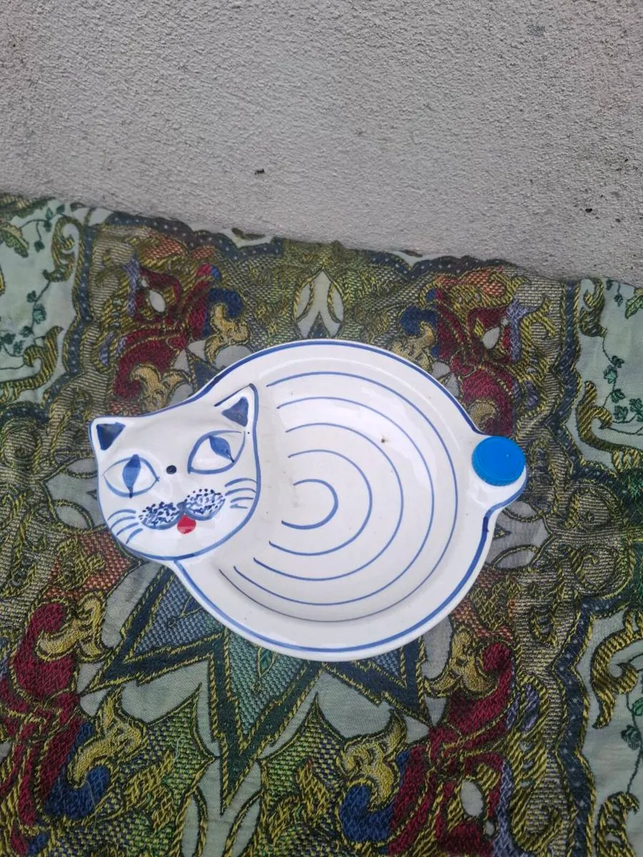 Vintage cat baby plate postage possible - Image 1