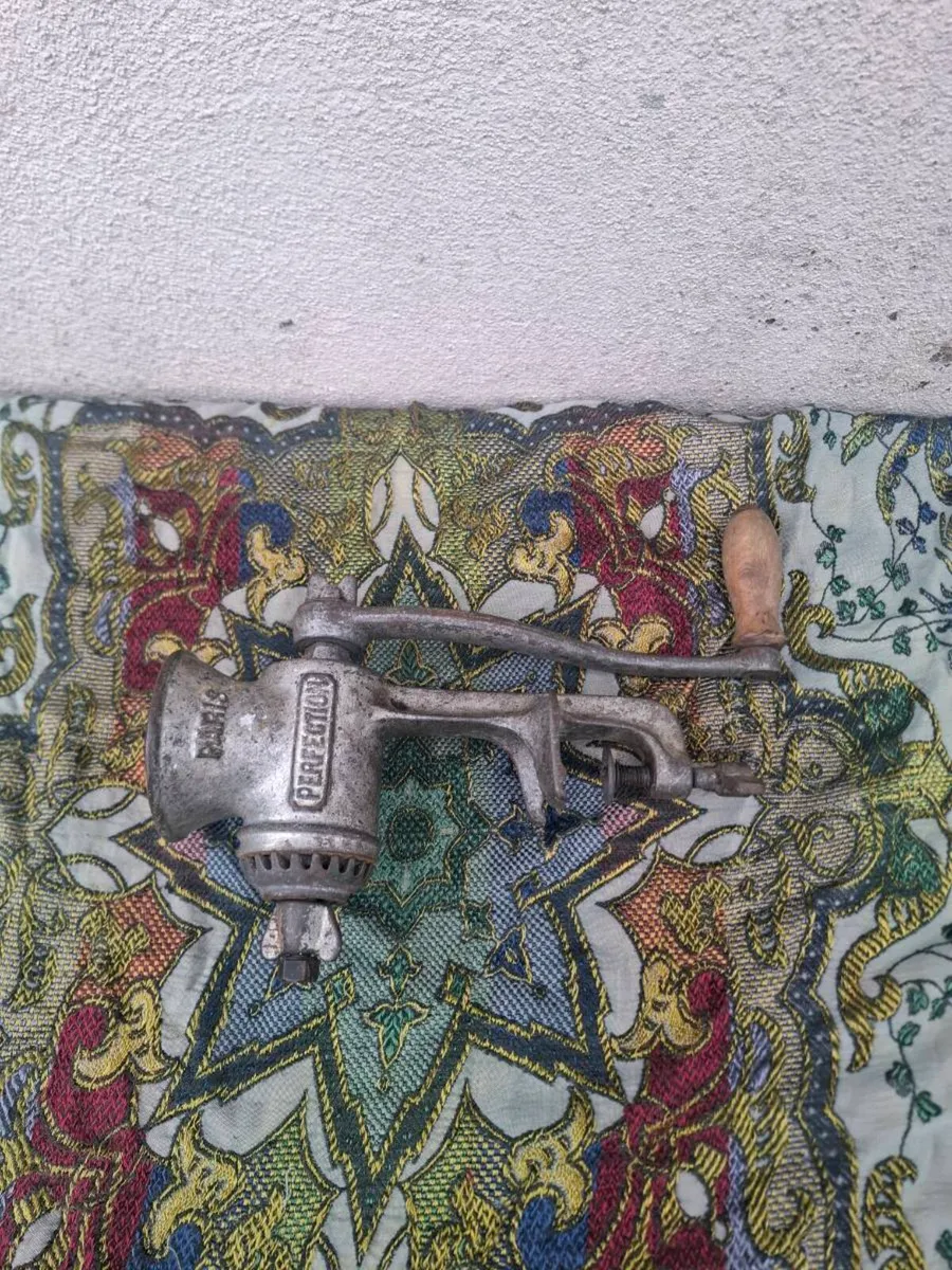 Vintage meat grinder postage possible - Image 1