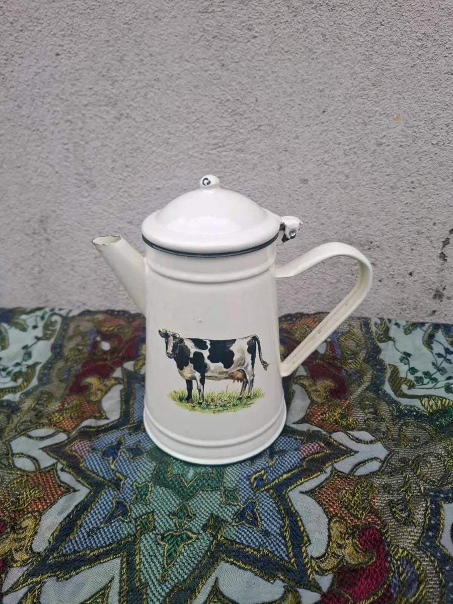 Enamel vintage coffee pot postage possible - Image 1