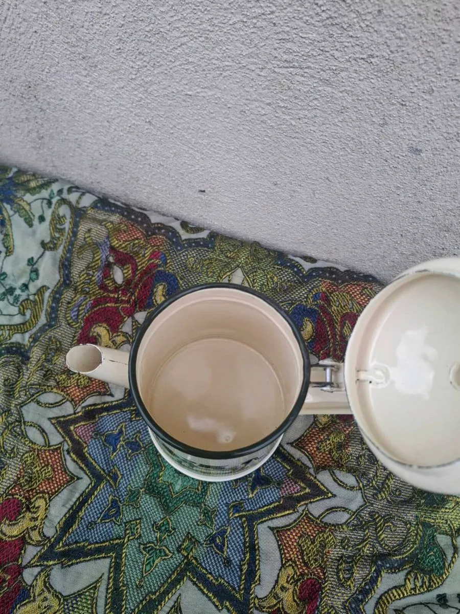Enamel vintage coffee pot postage possible - Image 2