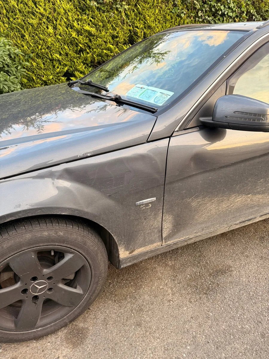 Mercedes C250 estate for parts - Image 4
