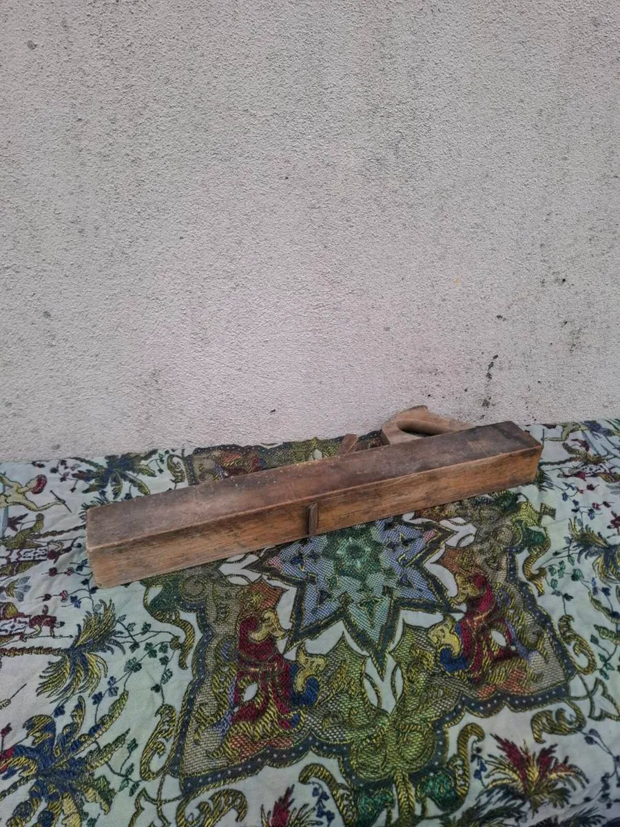 Solid vintage wood planer possible to post - Image 2