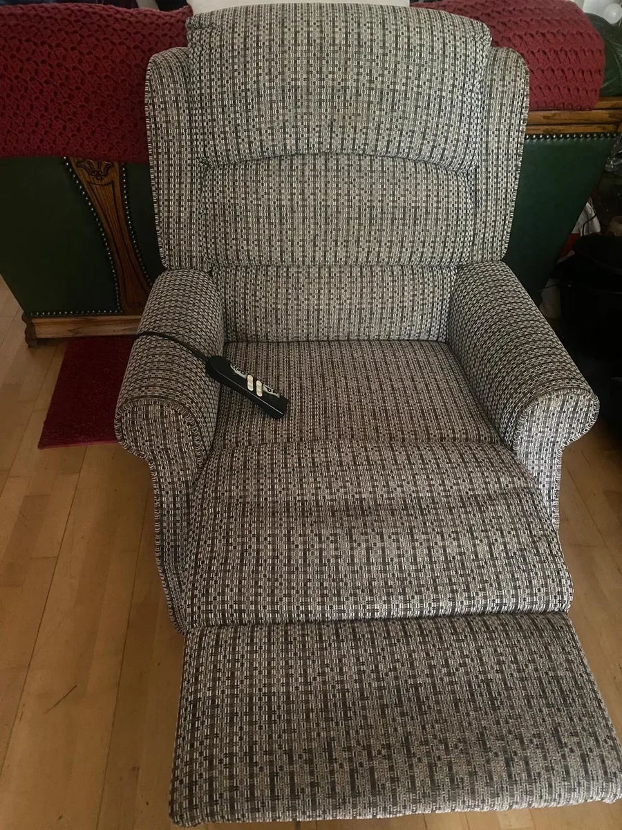 Windsor Lift & Tilt Orthopaedic Chair - Image 1