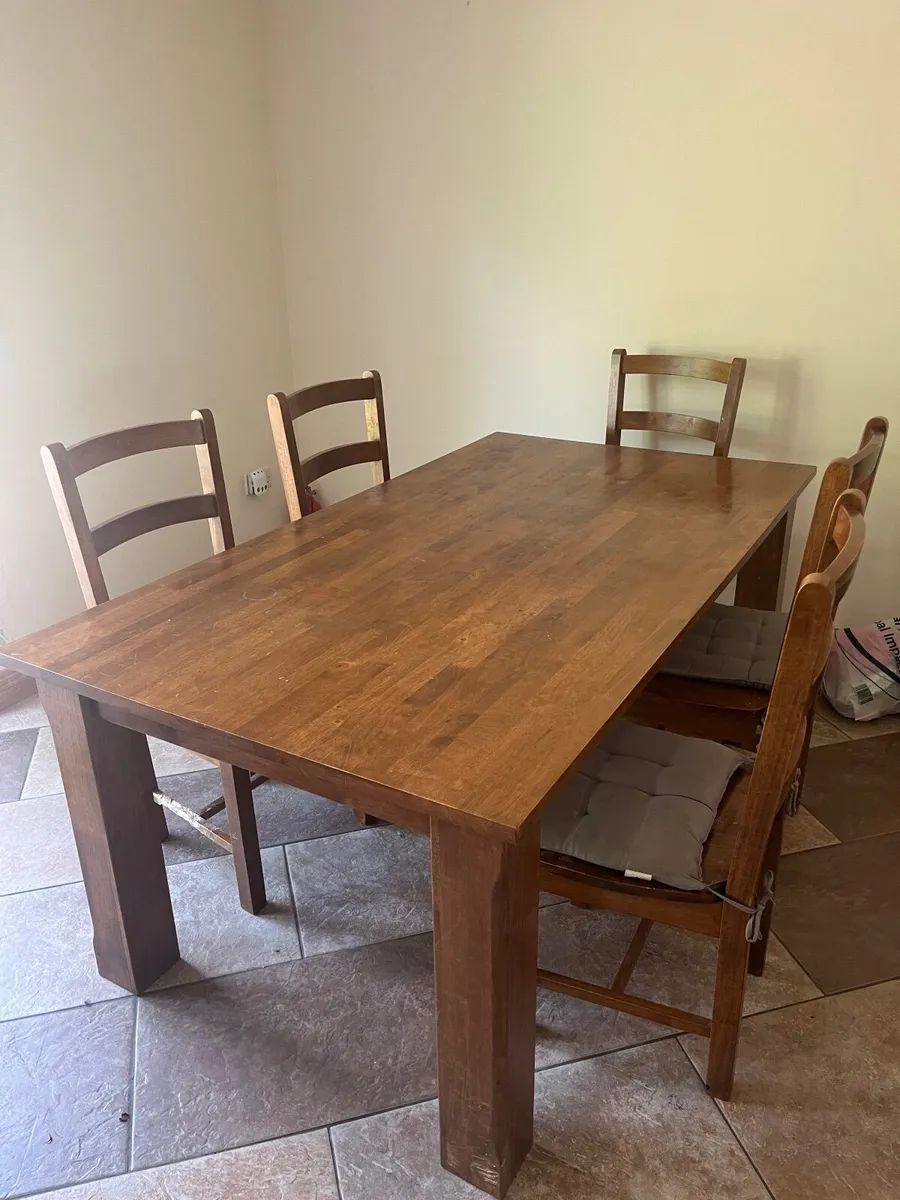 Dining room table