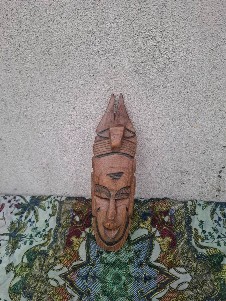 Wood african mask postage possible - Image 1