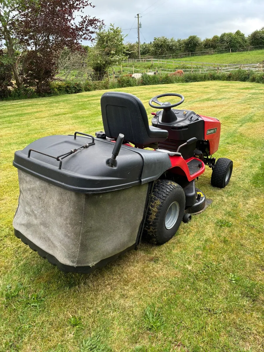 Ride on lawnmower - Image 3