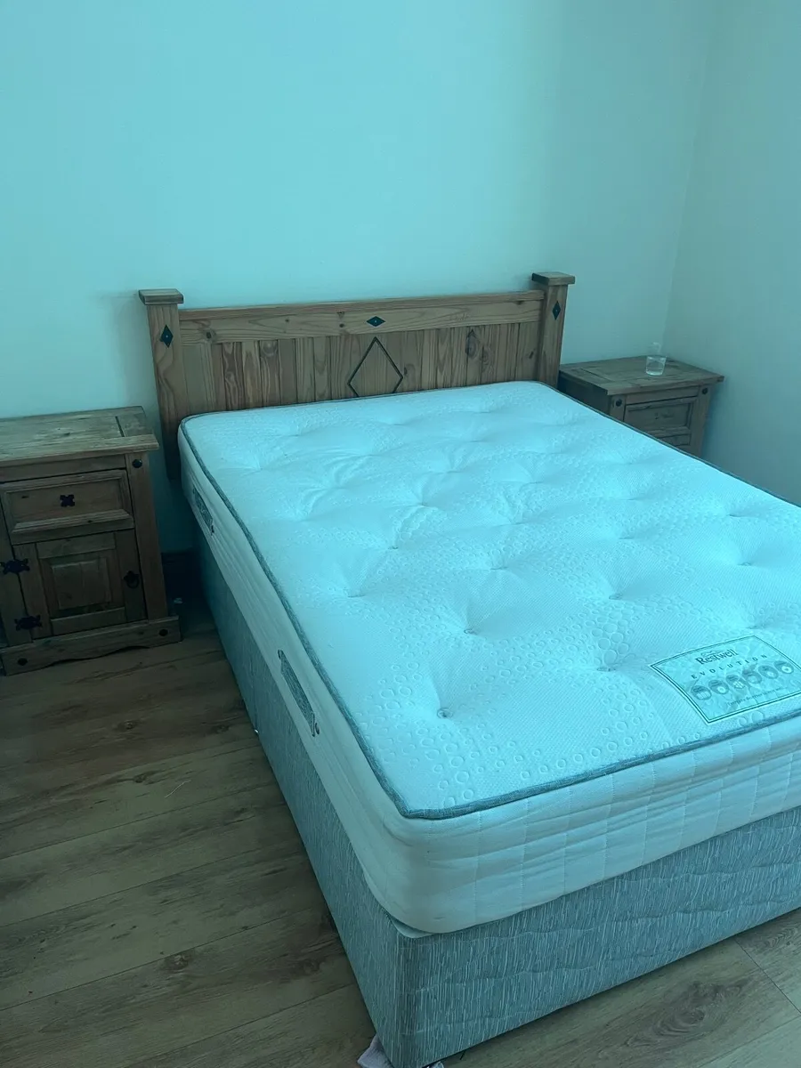 Bed & bedroom furniture - Image 2