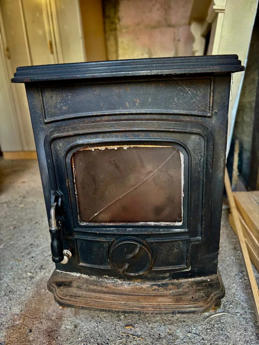 Solid  fuel stove - Image 1