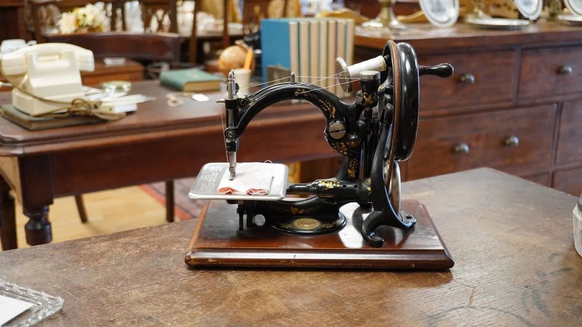 Antique Willcox & Gibbs Hand-Crank Sewing Machine - Image 1