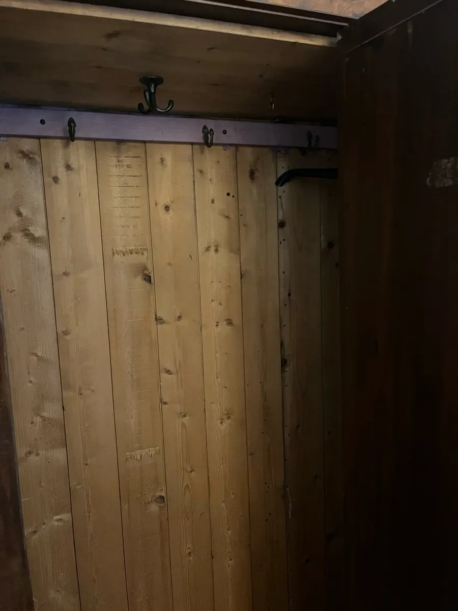 Wardrobe and drawers - Image 4