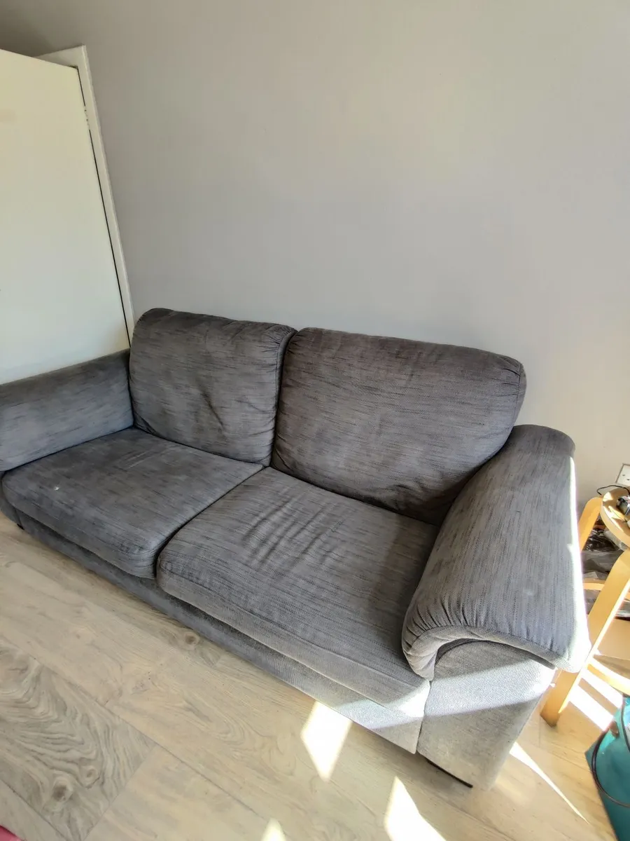 sofa for collection - Image 4