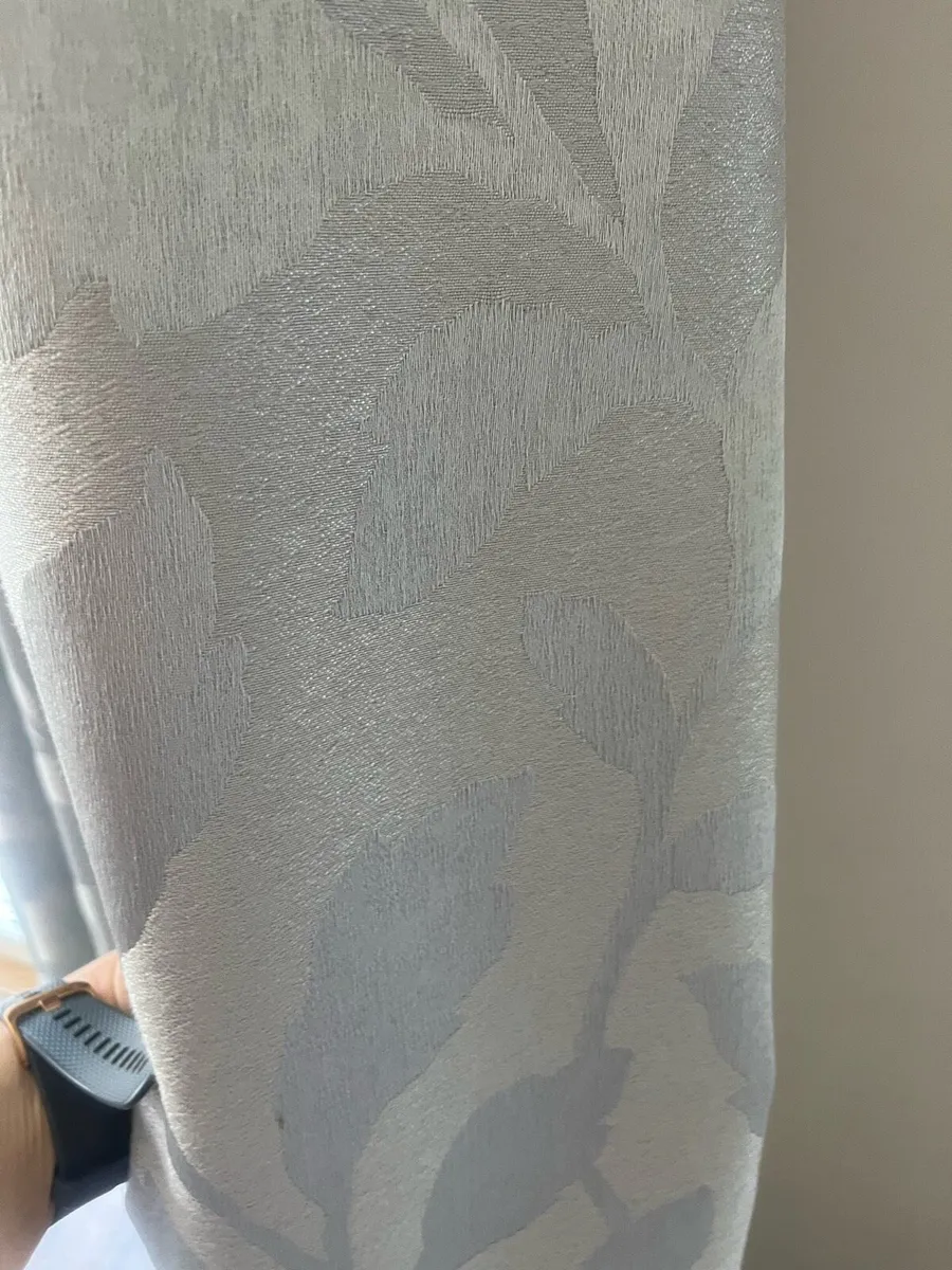 Set of two eyelet curtains and poles - Image 2
