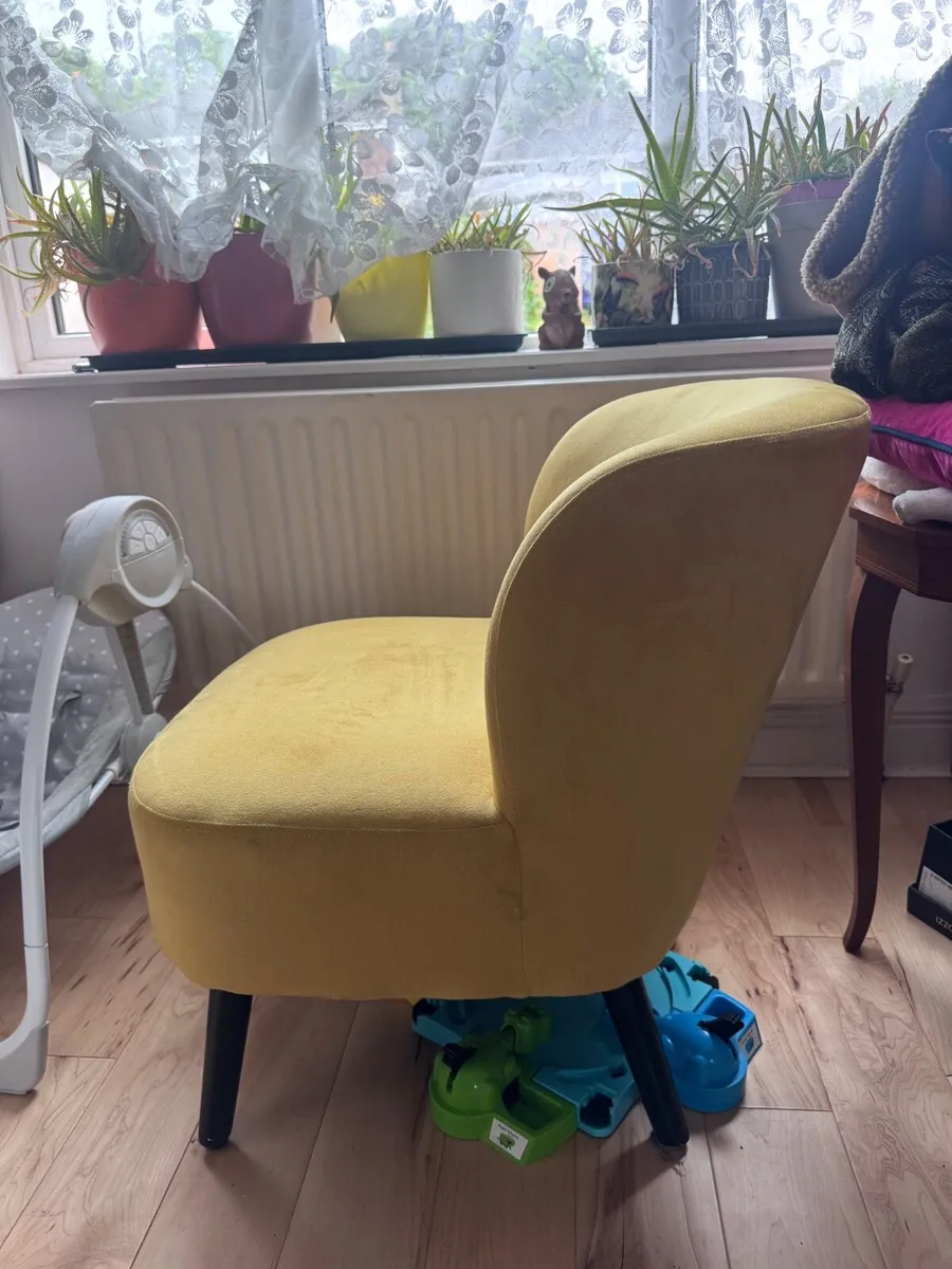 Occasional chair - Image 2