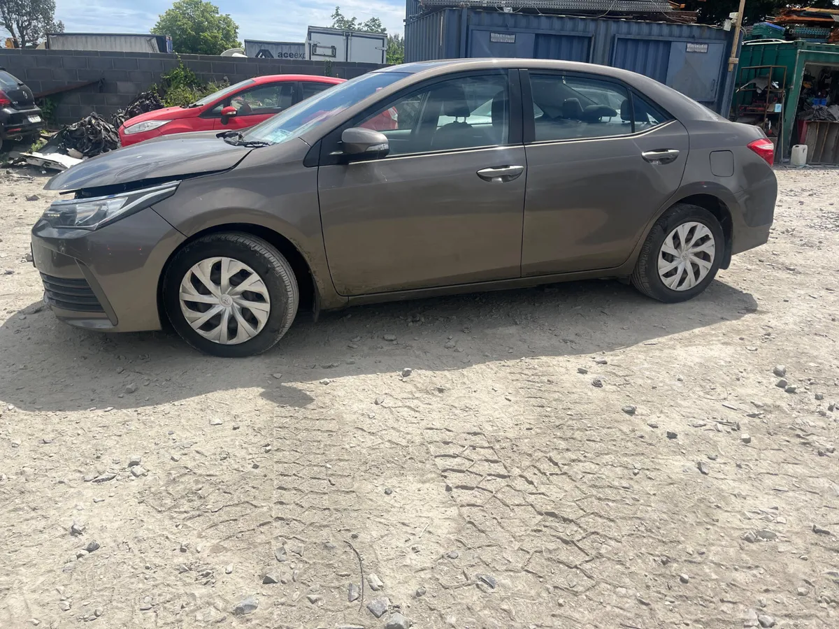 17 Corolla 1.3 petrol - Image 4