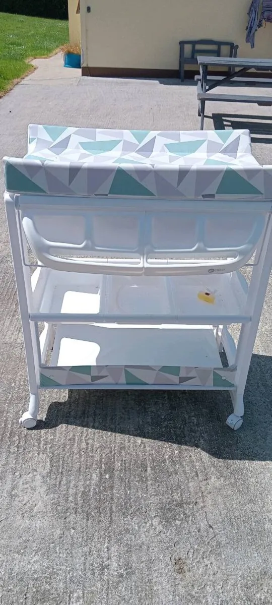Baby changing unit - Image 1
