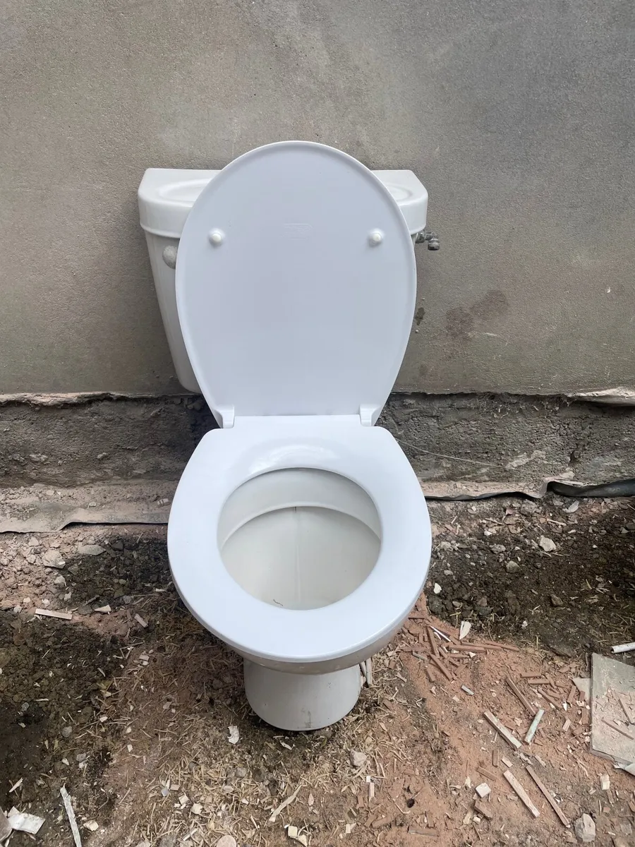 Toilet - Image 3