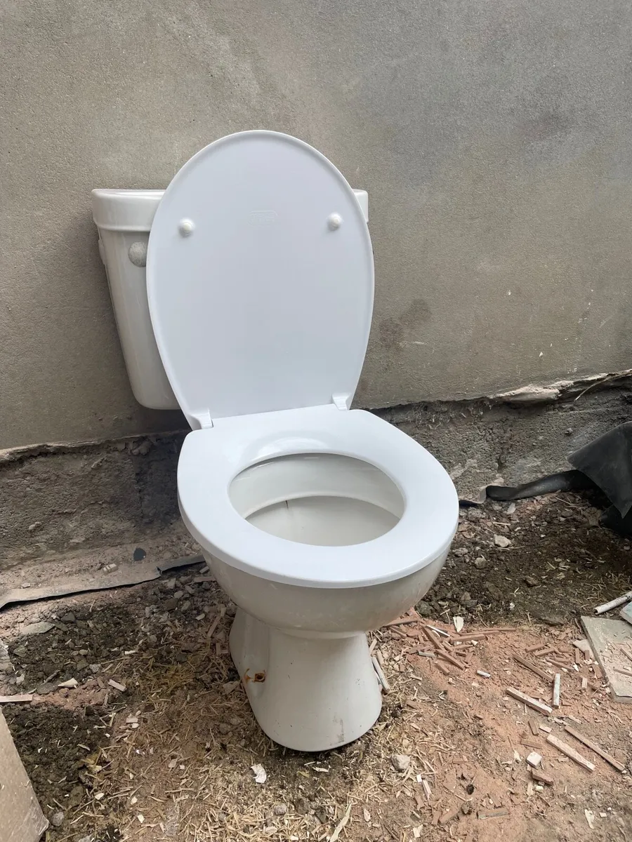 Toilet - Image 2