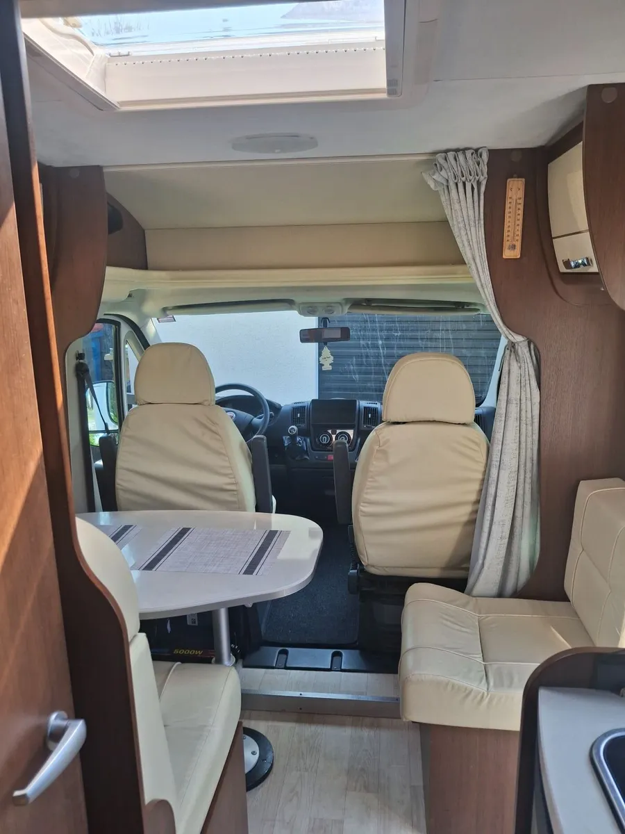 Motorhome - Image 4