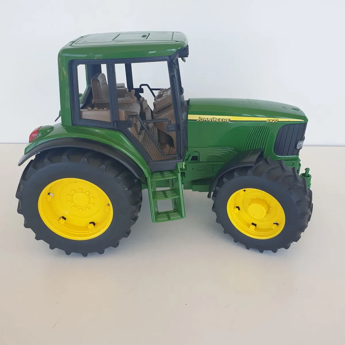 John Deere 6920 toy tractor Bruder - Image 1