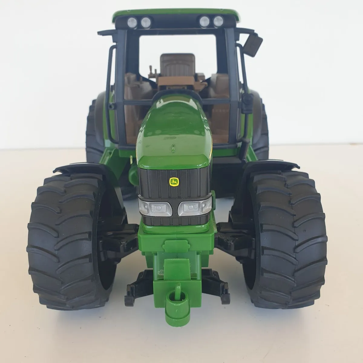 John Deere 6920 toy tractor Bruder - Image 3