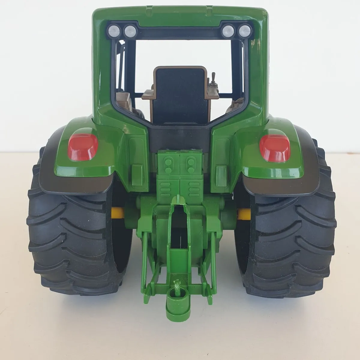 John Deere 6920 toy tractor Bruder - Image 4