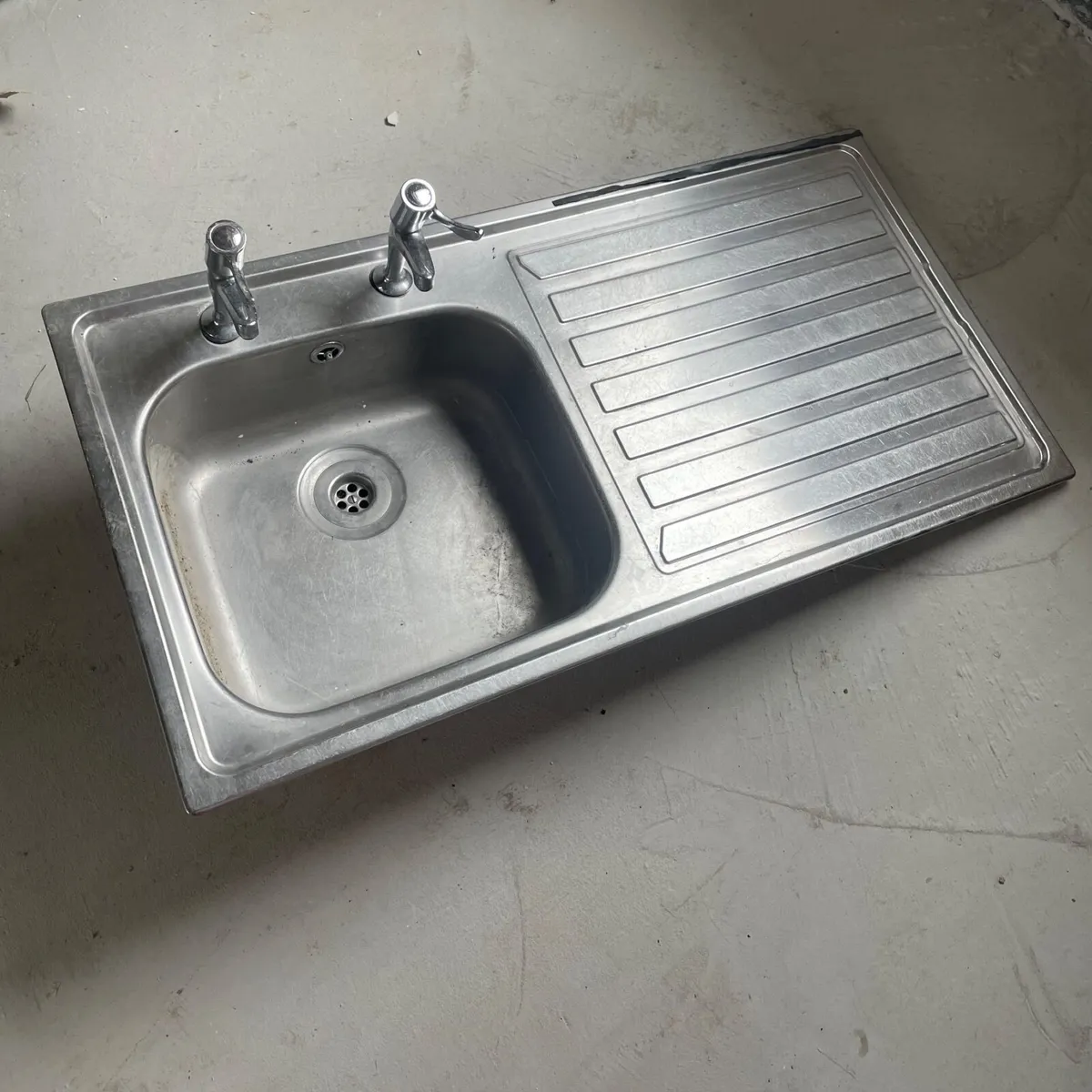 Stainless steel sink
