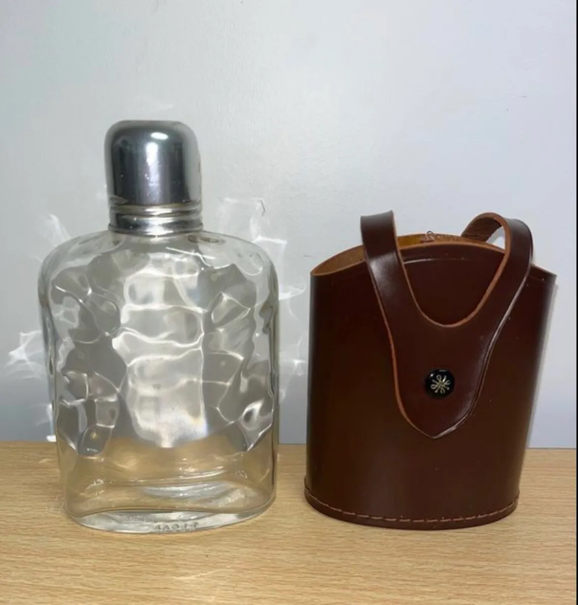 Vintage whiskey flask - Image 2