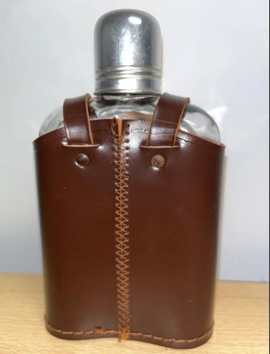 Vintage whiskey flask - Image 3