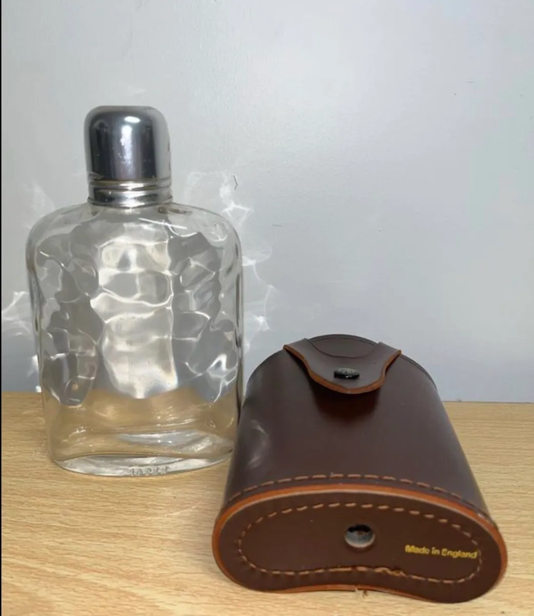Vintage whiskey flask - Image 4
