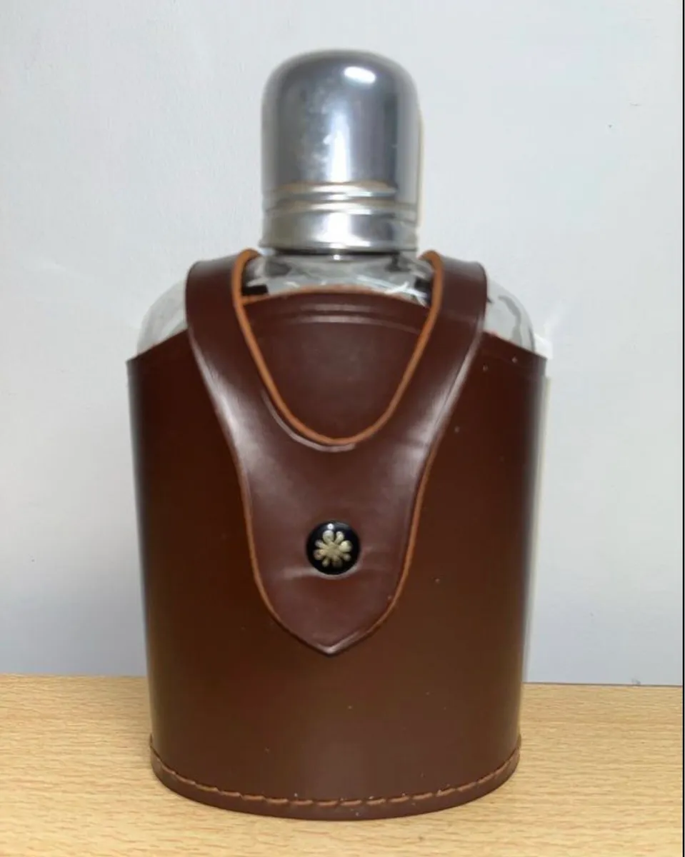 Vintage whiskey flask - Image 1
