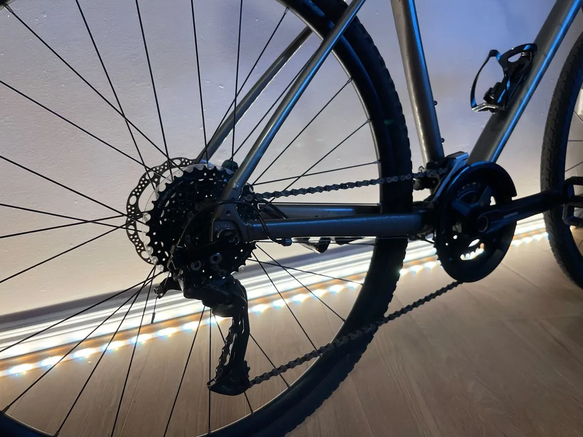 Giant Escape 1 Disc Bike - Image 4