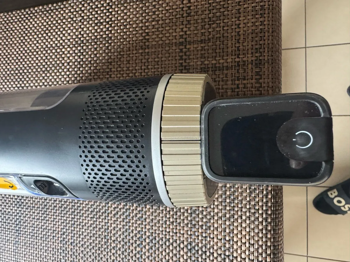 Shark stratos vacuum - Image 3