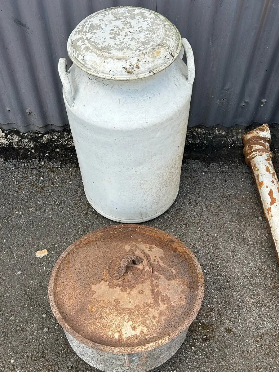Antique churn - Image 1