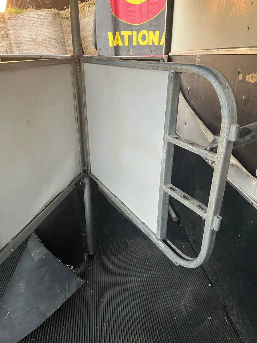 Ivor Williams horse box - Image 2