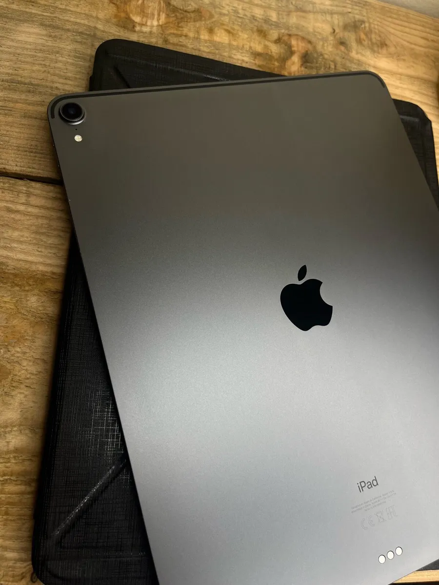 Selling my iPad Pro 12.9” (3rd Generation) 64 GB - Image 1
