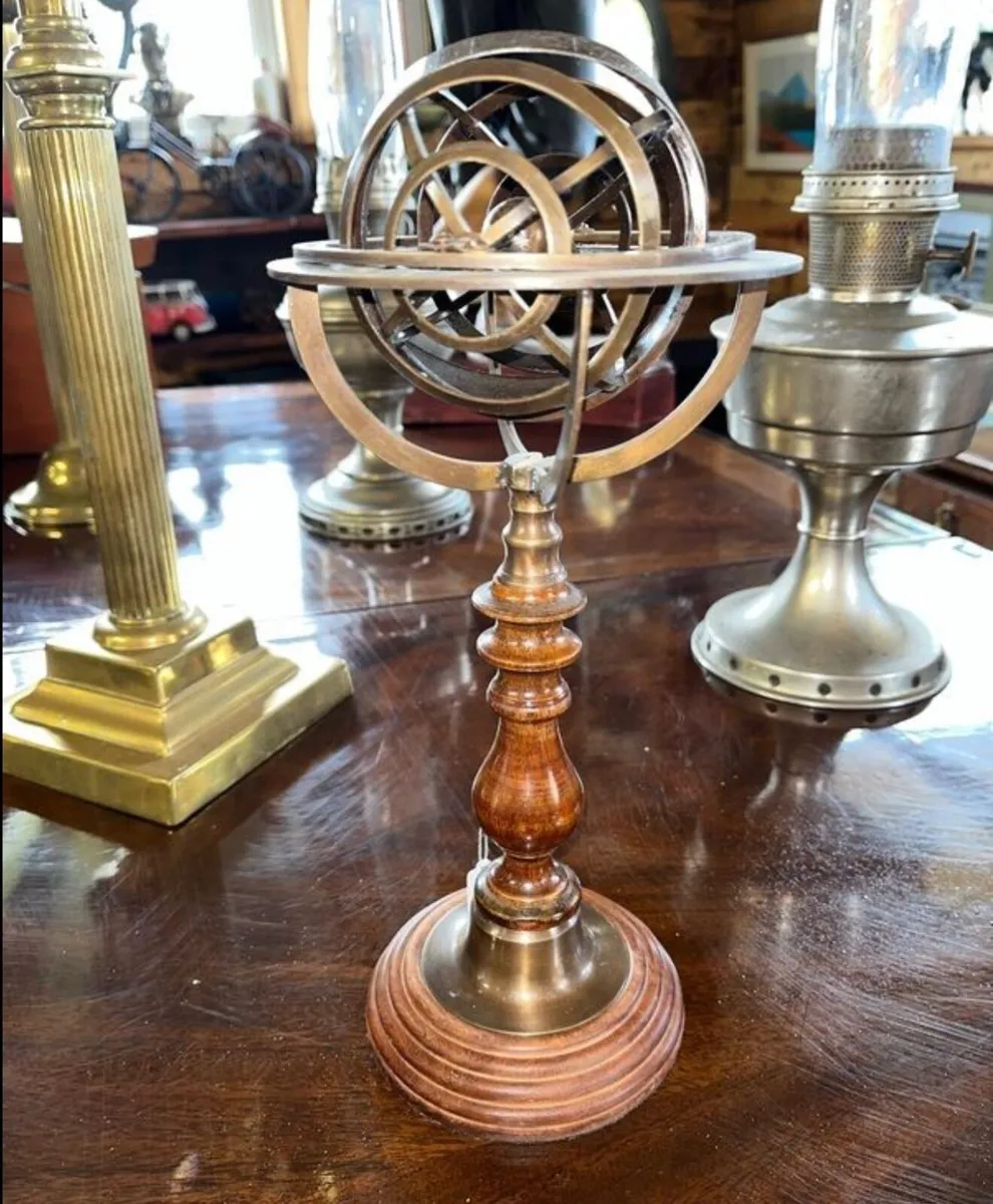 Vintage brass sphere - Image 2