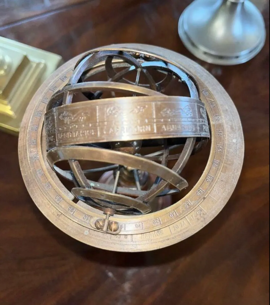 Vintage brass sphere - Image 3