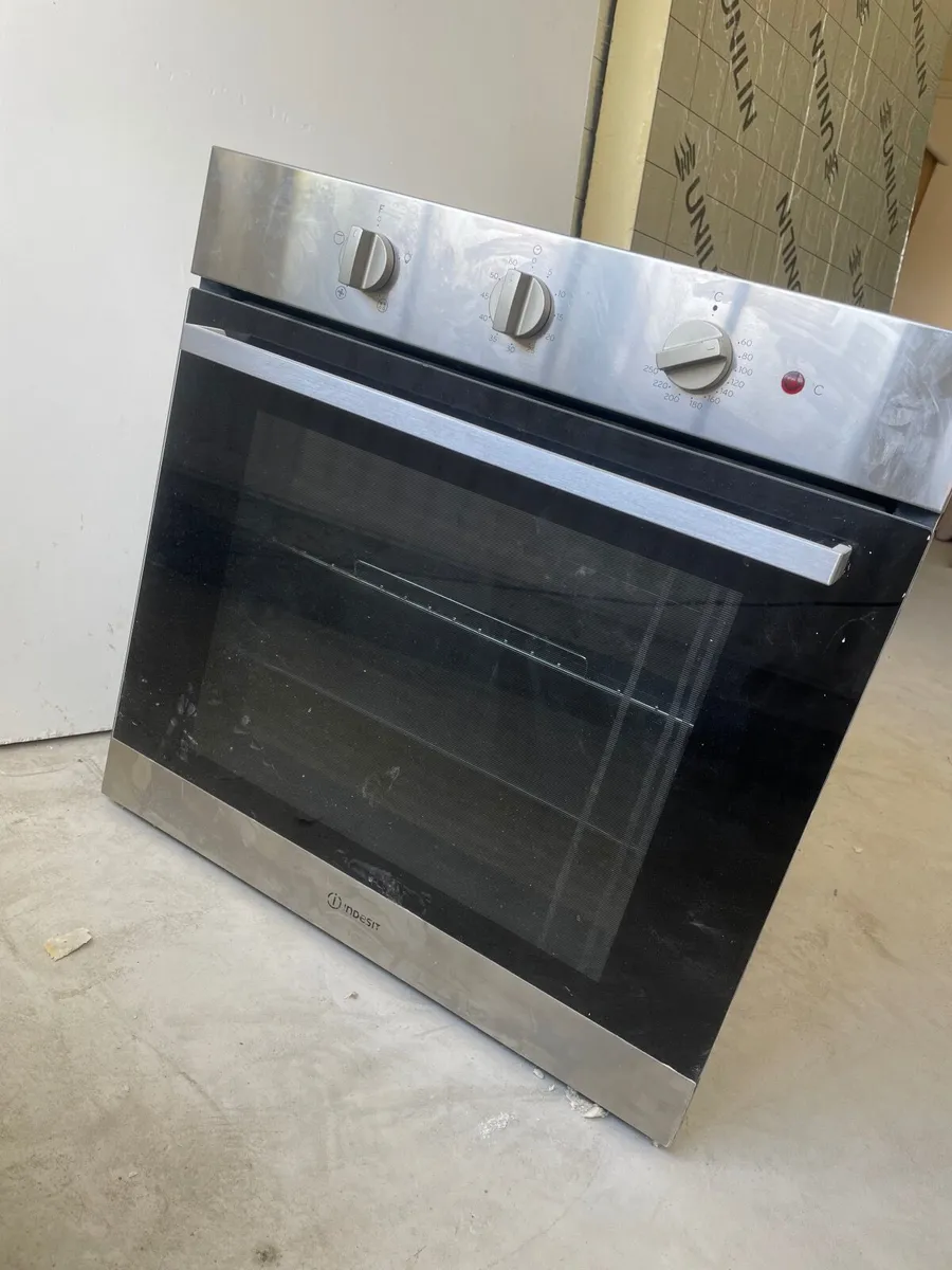 Oven - Image 1