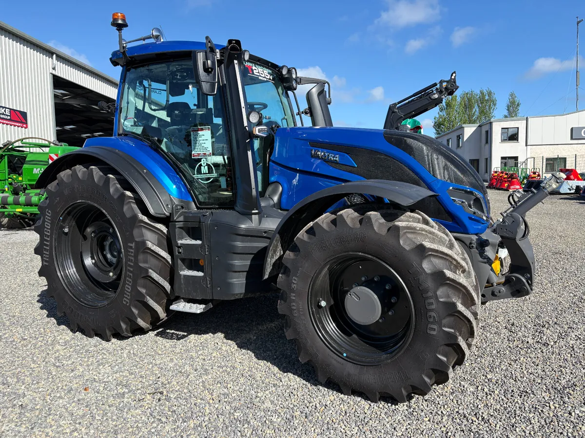 🚜 Valtra T255 Versu Unlimited – High Spec - Image 4