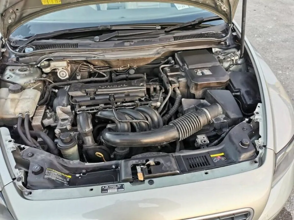Volvo S40 - Image 2