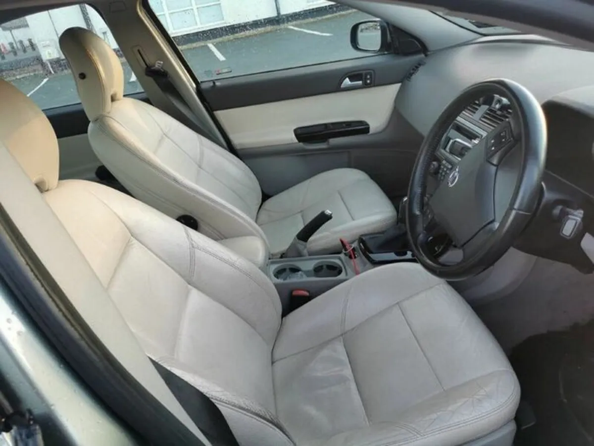 Volvo S40 - Image 3