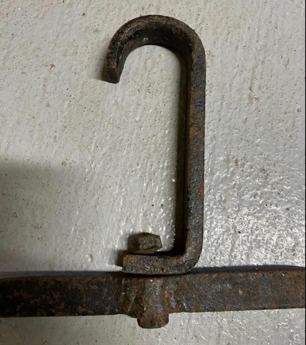 Antique iron swindle hook - Image 2