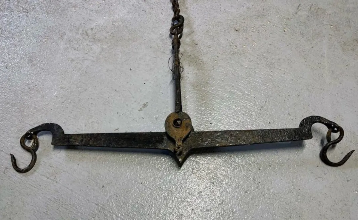 Antique iron balance scales - Image 1