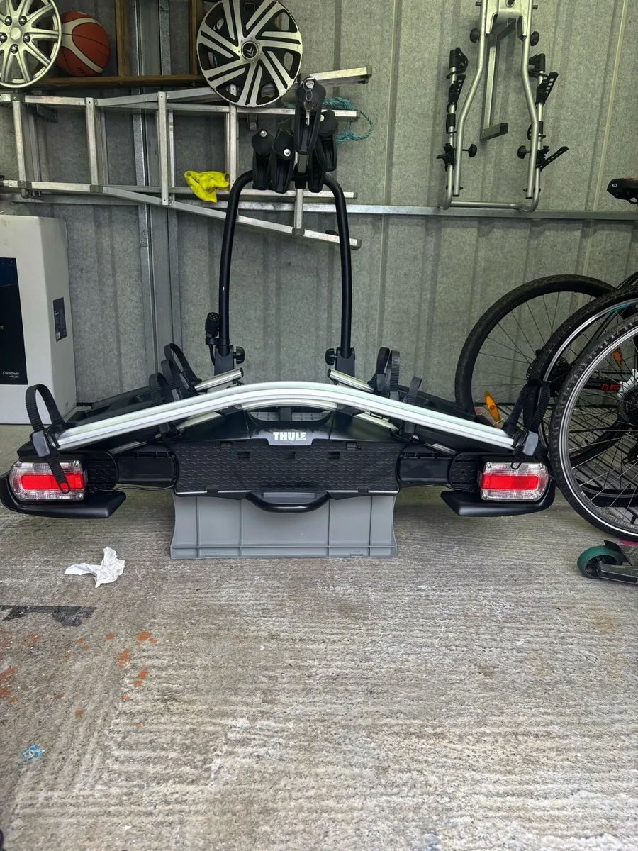 Thule four bike carrier tow bar mounted - Image 2