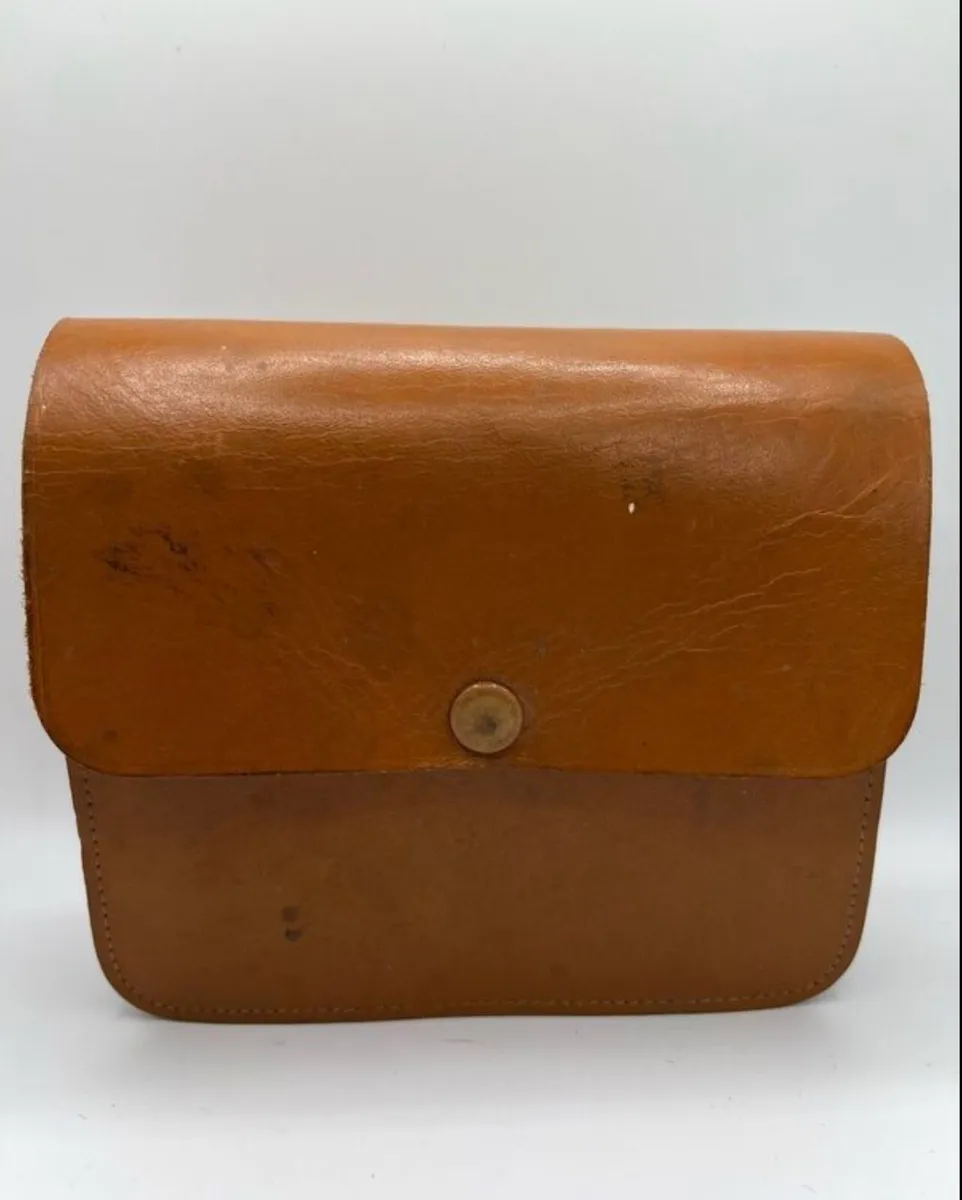 Vintage grooming kit - hide case - Image 4